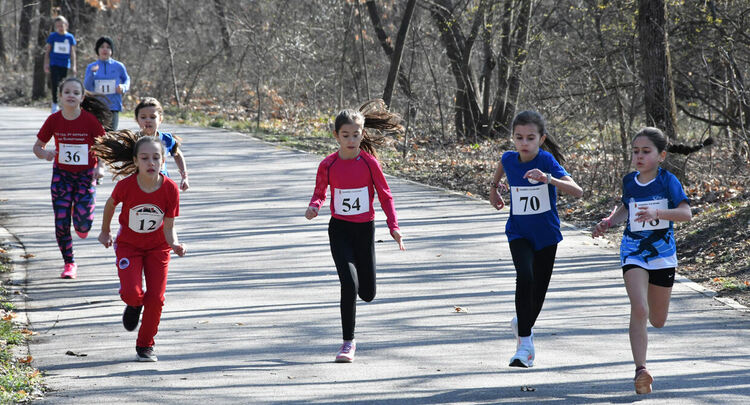 Над 100 деца и младежи се включиха в лекоатлетическия крос &bdquo;Клокотница&ldquo;