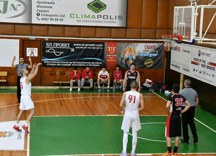 Дубълът на &bdquo;Хасково&ldquo; с домакински успех в баскетболното първенство