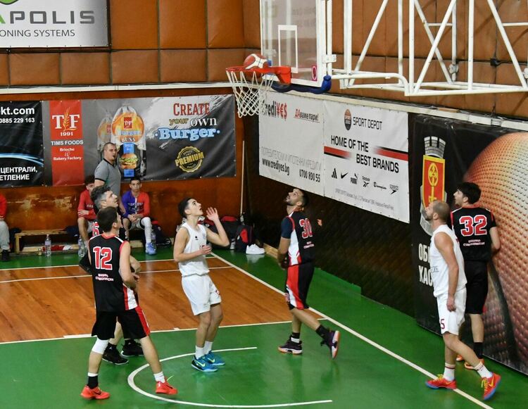 Дубълът на &bdquo;Хасково&ldquo; с домакински успех в баскетболното първенство