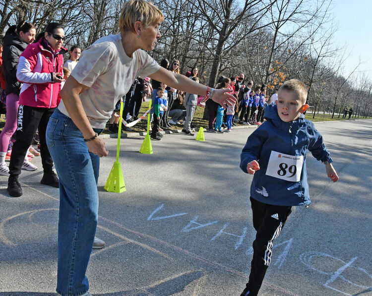 Над 100 деца и младежи се включиха в лекоатлетическия крос &bdquo;Клокотница&ldquo;