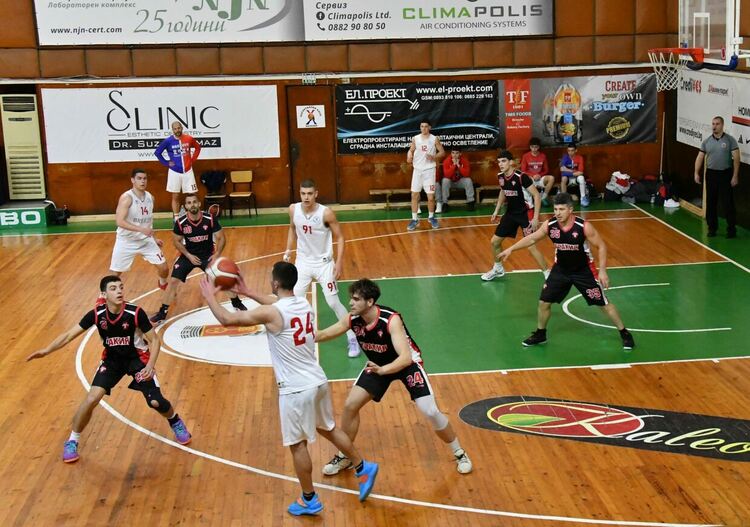Дубълът на &bdquo;Хасково&ldquo; с домакински успех в баскетболното първенство