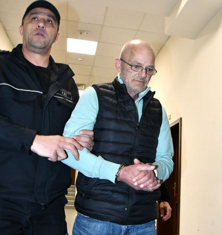 Задържан за притежание на над 45 кг. канабис не знаел, че в колата му има дрога