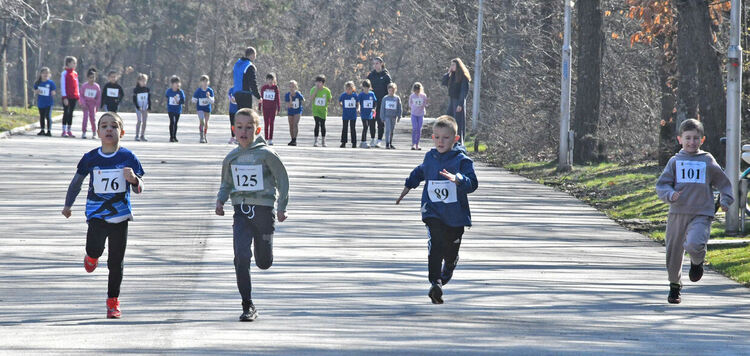 Над 100 деца и младежи се включиха в лекоатлетическия крос &bdquo;Клокотница&ldquo;