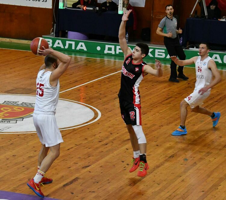 Дубълът на &bdquo;Хасково&ldquo; с домакински успех в баскетболното първенство