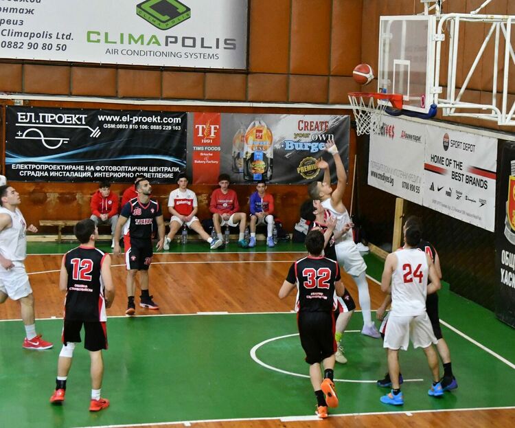 Дубълът на &bdquo;Хасково&ldquo; с домакински успех в баскетболното първенство