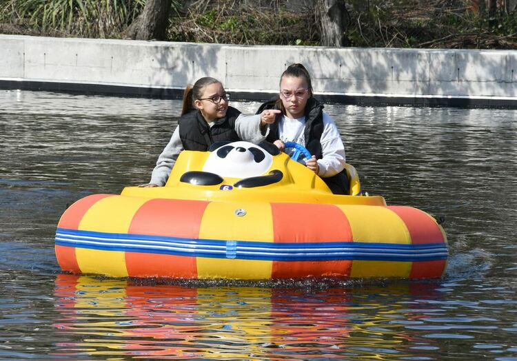 Слънчевият следобед изкара цяло Хасково на Кенана