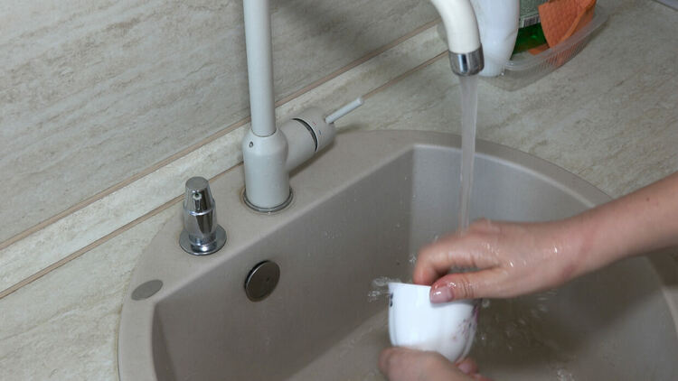 Смолян се нарежда сред трите града с най-високи цени на водата, кметовете настояват за преразглеждане