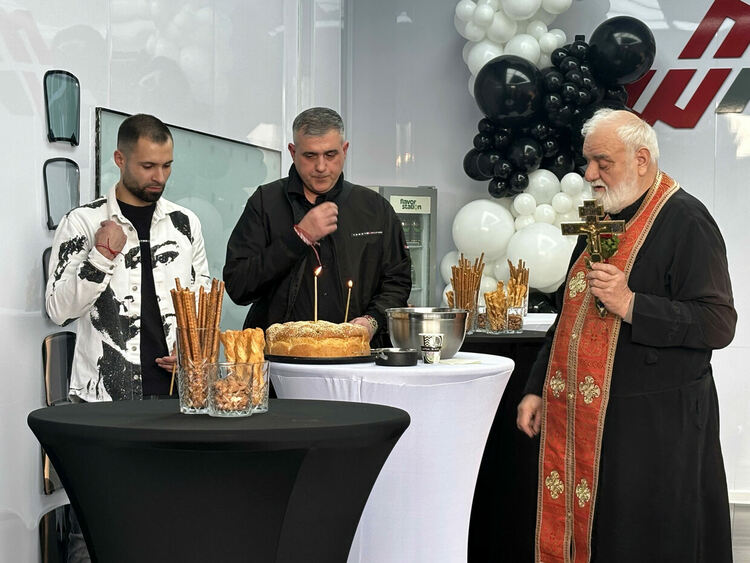 Motion Wrap and Tint