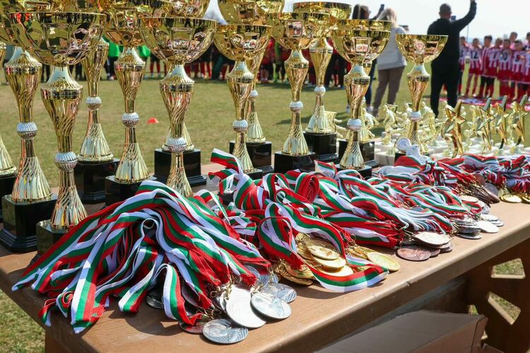 Младите таланти на ФК &bdquo;Хасково&ldquo; станаха шампиони в международен турнир в Сандански