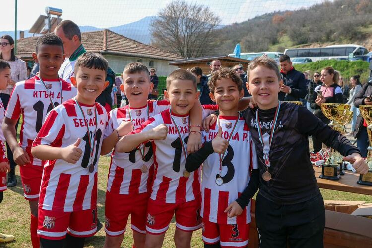 Младите таланти на ФК &bdquo;Хасково&ldquo; станаха шампиони в международен турнир в Сандански