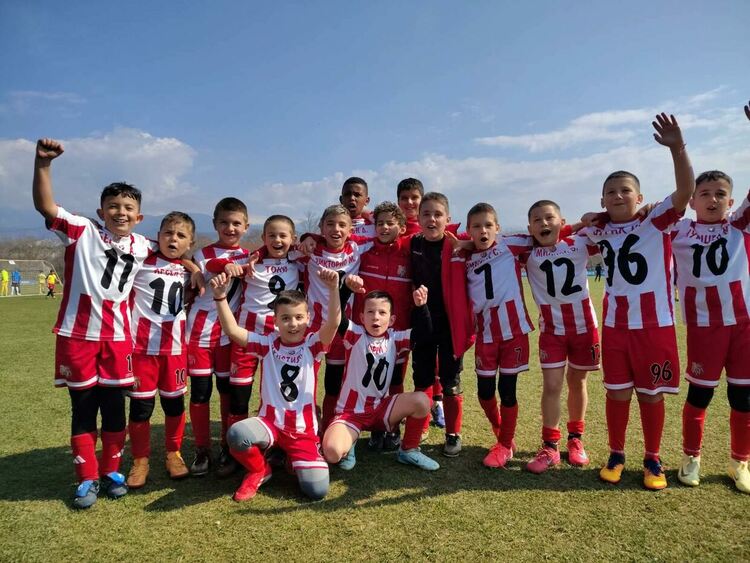 Младите таланти на ФК &bdquo;Хасково&ldquo; станаха шампиони в международен турнир в Сандански