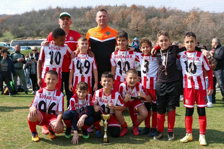 Младите таланти на ФК &bdquo;Хасково&ldquo; станаха шампиони в международен турнир в Сандански