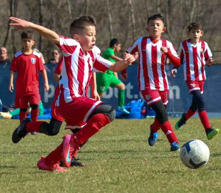 Младите таланти на ФК &bdquo;Хасково&ldquo; станаха шампиони в международен турнир в Сандански