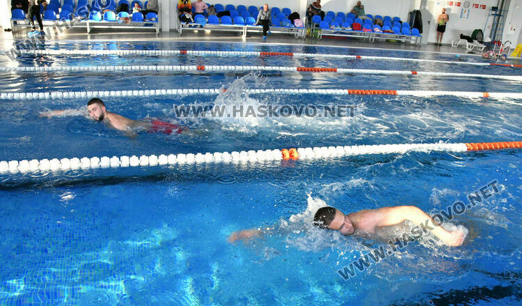 Над 20 души се явиха на изпит за спасители към БЧК