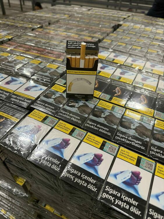 Откриха над 270 000 контрабандни цигари в тир