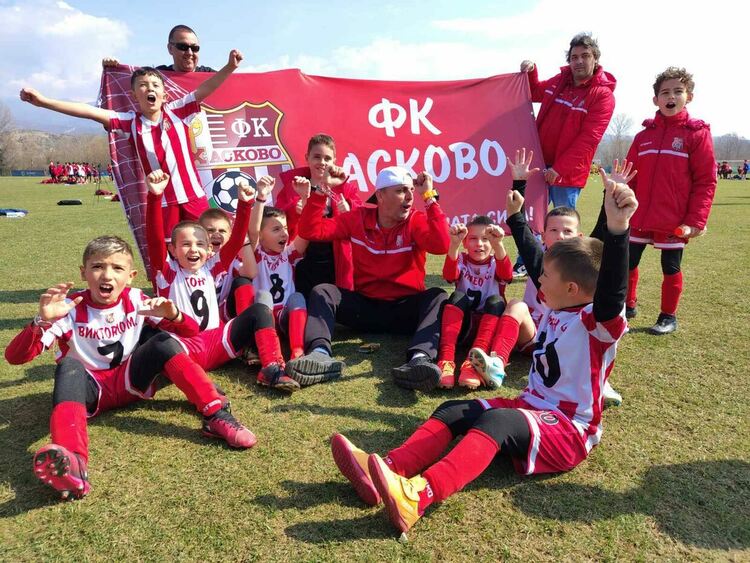 Младите таланти на ФК &bdquo;Хасково&ldquo; станаха шампиони в международен турнир в Сандански