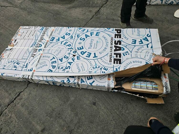 Откриха над 270 000 контрабандни цигари в тир