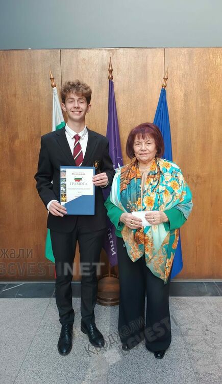 Любомир Красимиров Колев ,Тукидит на средношколската история в Кърджали/снимки/