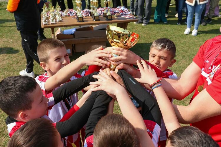 Младите таланти на ФК &bdquo;Хасково&ldquo; станаха шампиони в международен турнир в Сандански