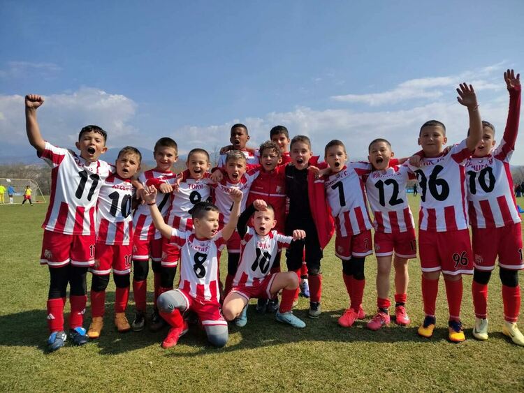 Младите таланти на ФК &bdquo;Хасково&ldquo; станаха шампиони в международен турнир в Сандански