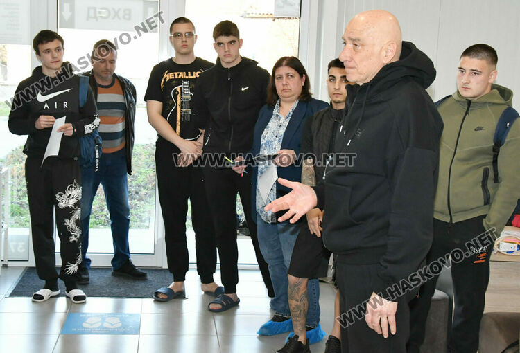 Над 20 души се явиха на изпит за спасители към БЧК