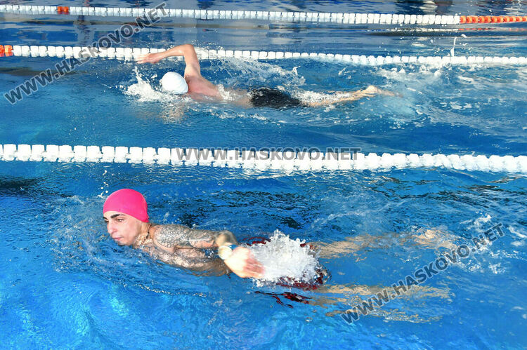 Над 20 души се явиха на изпит за спасители към БЧК