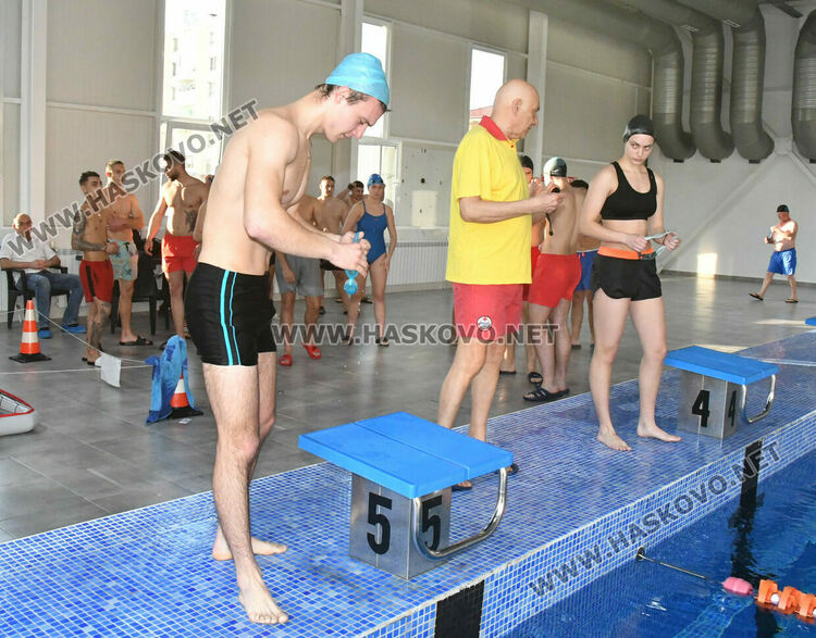 Над 20 души се явиха на изпит за спасители към БЧК