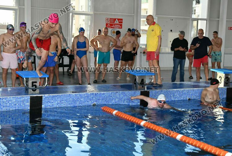 Над 20 души се явиха на изпит за спасители към БЧК