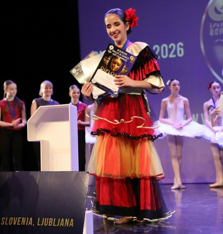 Четири златни отличия за Ивон Иванова от международна танцова олимпиада