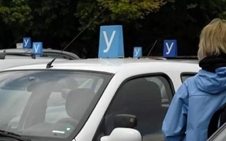 Автоинструкторите често протестират срещу различни нови правила