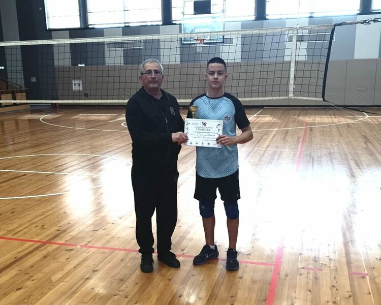 Волейболистите на СУ &ldquo; Св. Паисий Хилендарски&rdquo; с първо място в областта 