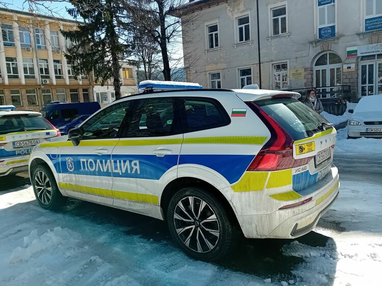 Разследват кражба на даренията от параклиса в болницата в Смолян