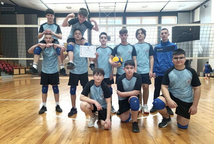 Волейболистите на СУ &ldquo; Св. Паисий Хилендарски&rdquo; с първо място в областта 