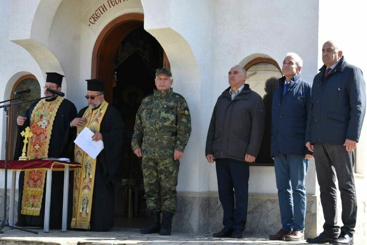 В Асеновград отбелязаха Деня на Ракетните войски и Артилерията