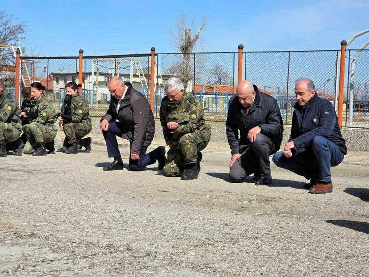 В Асеновград отбелязаха Деня на Ракетните войски и Артилерията