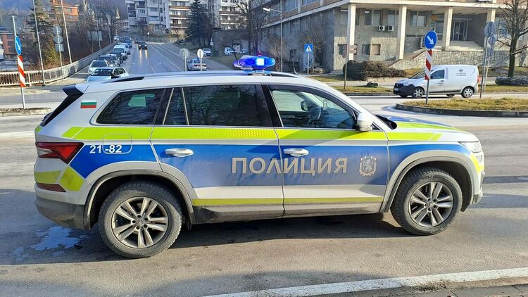 Засилени проверки за използване на предпазни колани и каски по пътищата