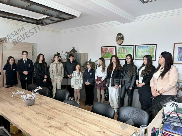 РУО - Кърджали награди финалистите от областния етап на Националния конкурс &bdquo;Ключът на музиката&ldquo;