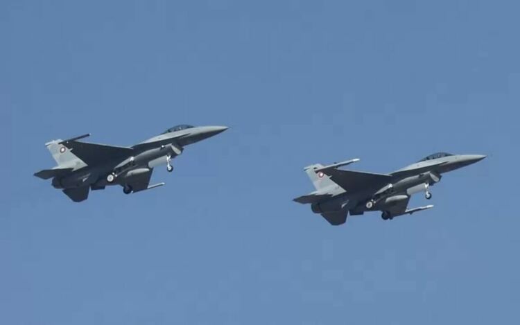 Гръцки F-16 се включват в тренировките в България