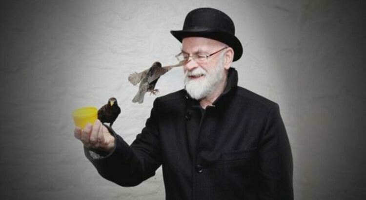 Тери Пратчет: Казват, че преди да умреш, животът минава пред очите ти. Истина е. Нарича се живеене