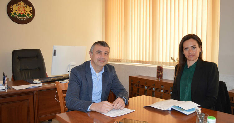 Областният управител и директорката на Областното пътно управление обсъдиха бъдещето на околовръстния път на Кърджали