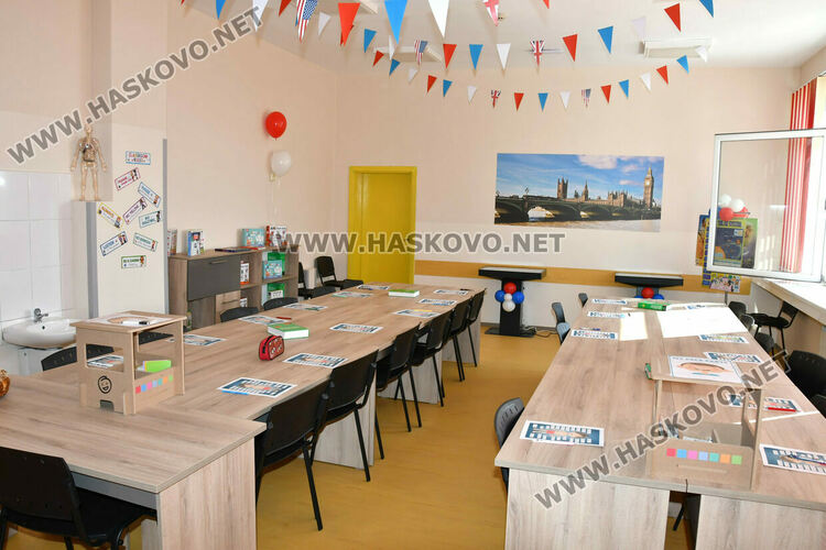 Откриха иновативен кабинет по английски език в ОУ &bdquo;Шандор Петьофи&ldquo;