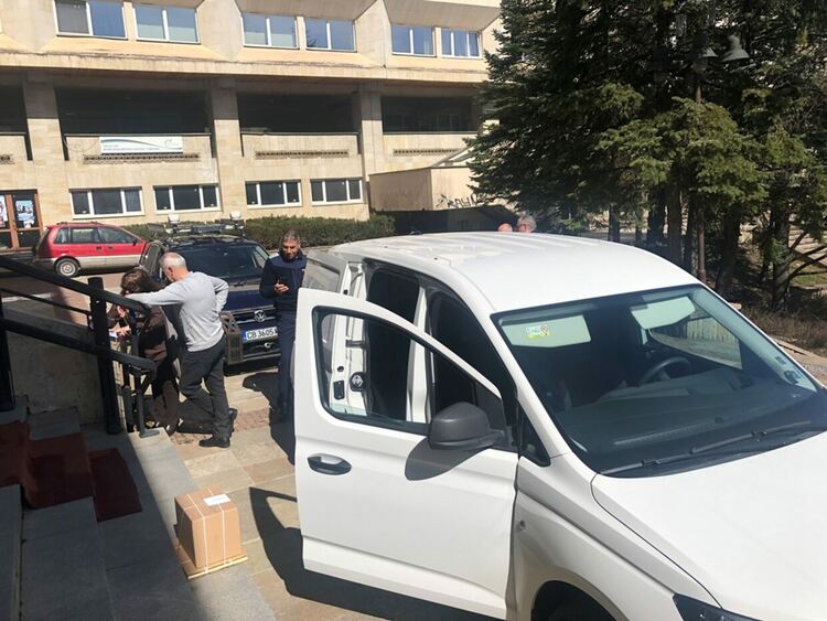 Доставиха Удостоверения за гласуване на друго място и Публичен регистър за издадените удостоверения