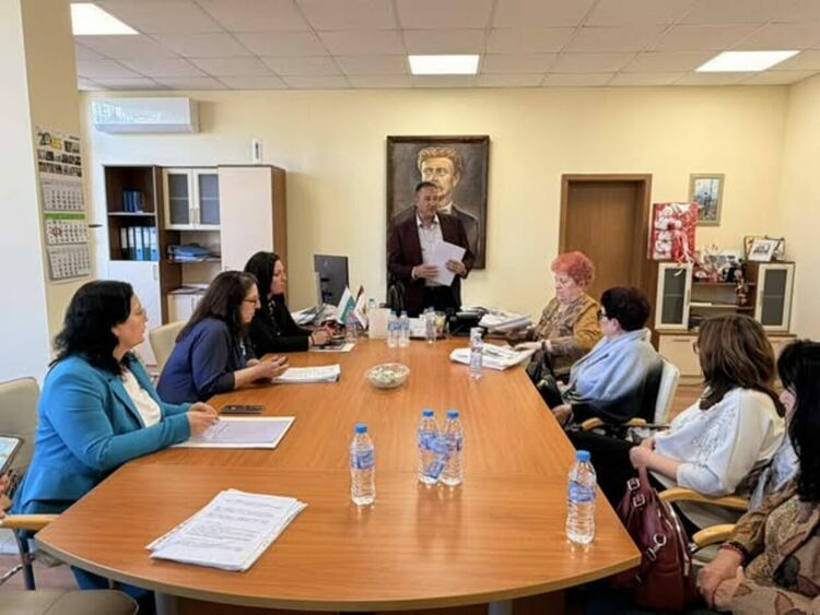 Кметът на Радомир Кирил Стоев подписа Общински колективен трудов договор в сферата на предучилищното и училищното образование