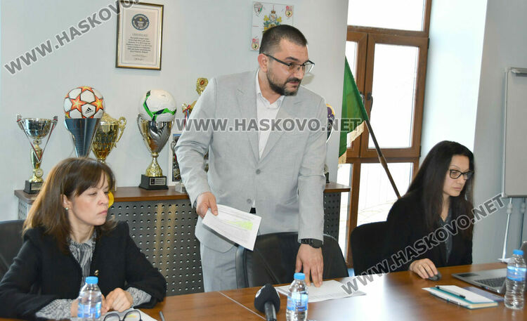 Исторически &bdquo;напредък&ldquo;&nbsp;&ndash; партиите прекратиха консултациите за СИК на секция номер 2