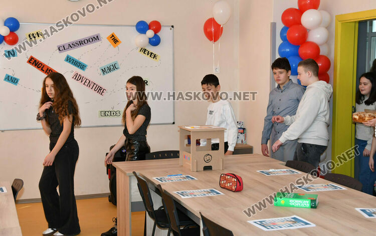 Откриха иновативен кабинет по английски език в ОУ &bdquo;Шандор Петьофи&ldquo;