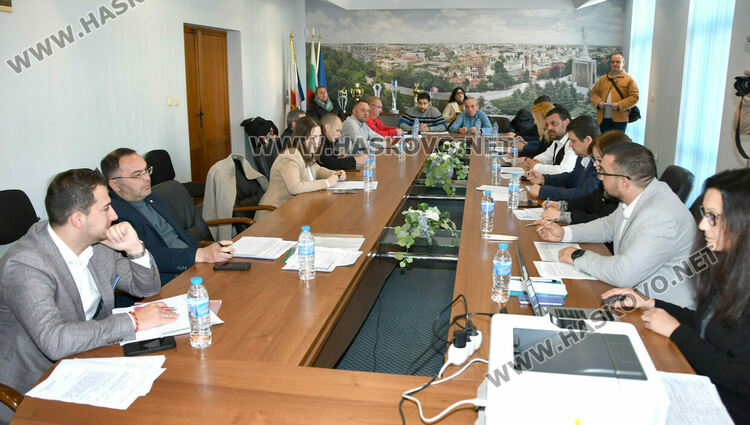 Исторически &bdquo;напредък&ldquo;&nbsp;&ndash; партиите прекратиха консултациите за СИК на секция номер 2