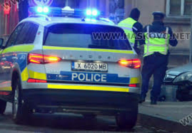 Заловиха двама с наркотици в Харманли