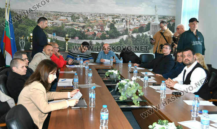 Исторически &bdquo;напредък&ldquo;&nbsp;&ndash; партиите прекратиха консултациите за СИК на секция номер 2