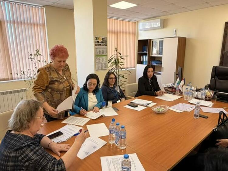 Кметът на Радомир Кирил Стоев подписа Общински колективен трудов договор в сферата на предучилищното и училищното образование