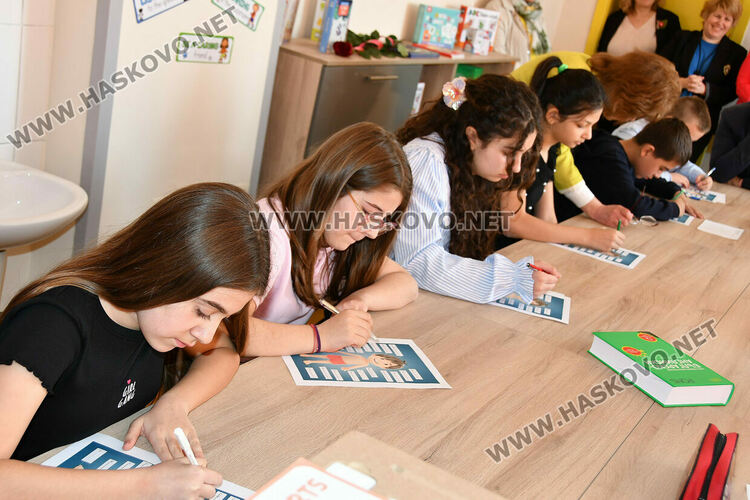 Откриха иновативен кабинет по английски език в ОУ &bdquo;Шандор Петьофи&ldquo;